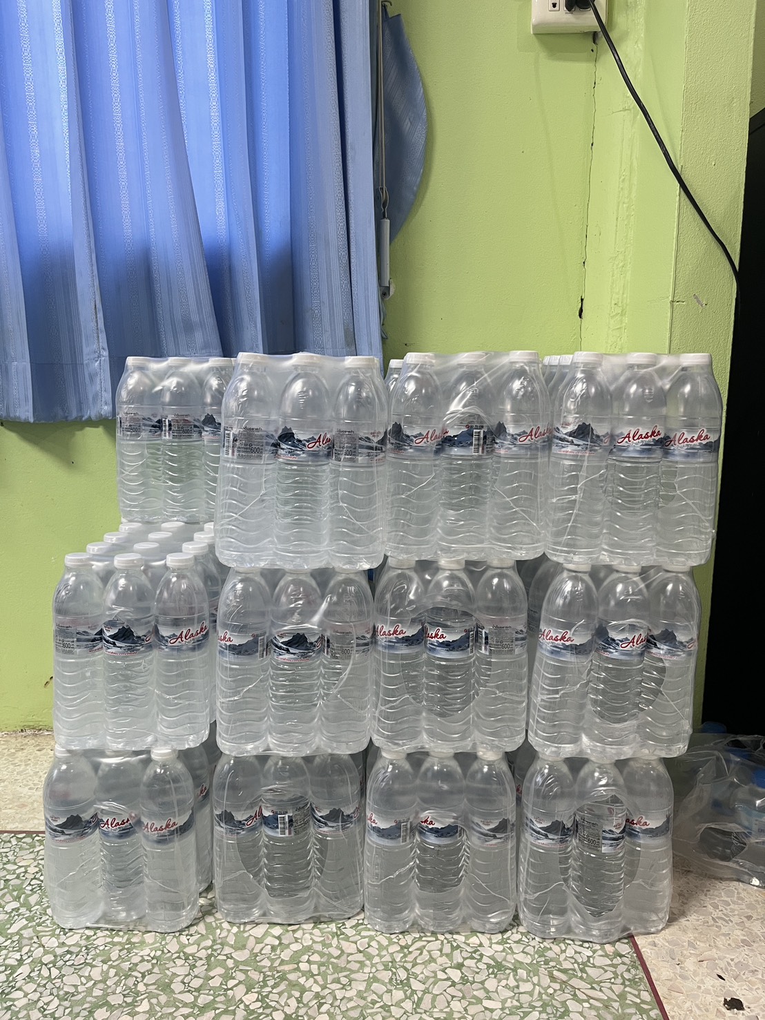 นพฤหัสบดี ที่ 15 มกราคม พ.ศ.2569 เทศบาลตำบลปราสาท อำเภอบ้านด่าน ขอขอบพระคุณ นายคุณ จากรัมย์ นายกเทศมนตรีตำบลบ้านด่าน พร้อมด้วยคณะ บริจาคน้ำดื่มให้โครงการแข่งขันกีฬาต้านยาเสพติด ประจำปีงบประมาณ 2569