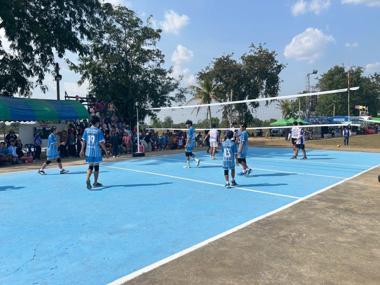 ประมวลภาพงานการแข่งขันกีฬา เมื่อวันที่ 21 มกราคม พ.ศ.2569  โครงการแข่งขันกีฬาต้านยาเสพติดตำบลปราสาท ประจำปีงบประมาณ 2569 ณ สนามกีฬาเทศบาลตำบลปราสาท อำเภอบ้านด่าน จังหวัดบุรีรัมย์ โดยมีประเภทการแข่งขันกีฬา ดังนี้      วอลเลย์บอล (ชาย)      บอลเลย์บอล (หญิง)