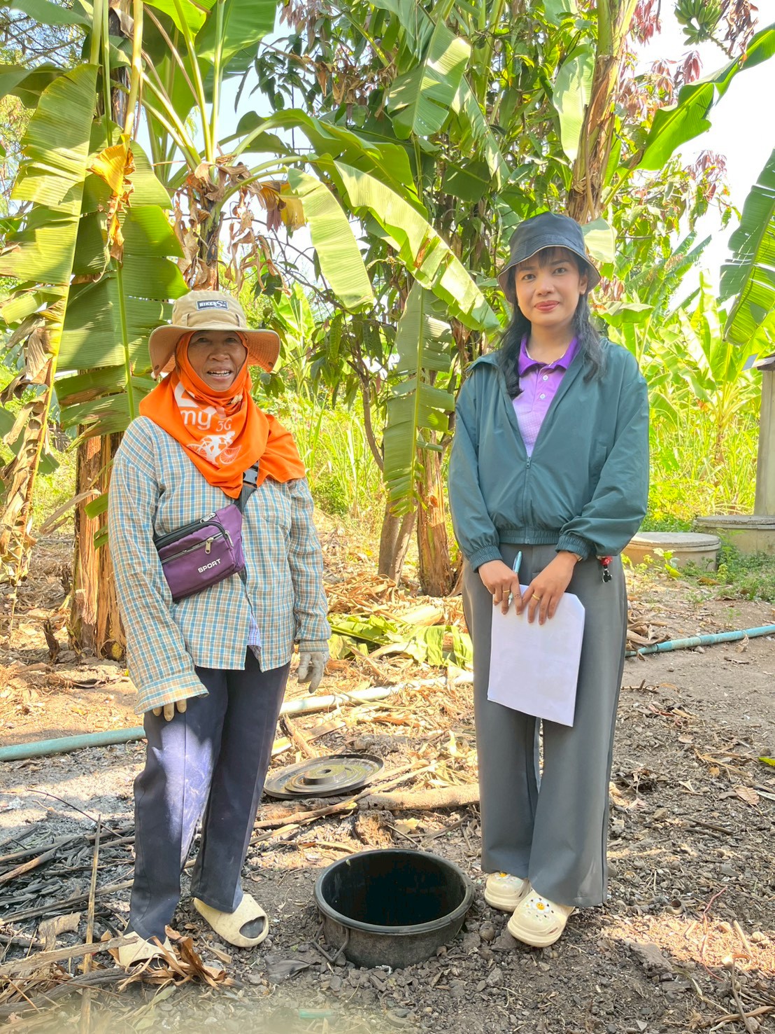 เทศบาลตำบลปราสาท อำเภอบ้านด่าน จังหวัดบุรีรัมย์ วันที่ 19 กุมภาพันธ์ พ.ศ.2569 นำโดยนายกิตติวัฒน์ ปิติเรืองสิทธิ์ รองปลัดเทศบาล รักษาราชการแทน ผู้อำนวยการกองสาธารสุขและสิ่งแวดล้อม พร้อมด้วยเจ้าหน้าที่งานสาธารณสุข ลงพื้นที่ หมู่ที่ 8,9,15 และหมู่ที่ 18 RE-X-RAY จำนวนครัวเรือนที่จัดทำถังขยะเปียก ลดโลกร้อน โดยใช้การสุ่มตรวจจำนวน 30 ครัวเรือน  เพื่อเตรียมความพร้อมสำหรับการทวนสอบรับรองปริมาณก๊าซเรือนกระจก รอบที่ 5