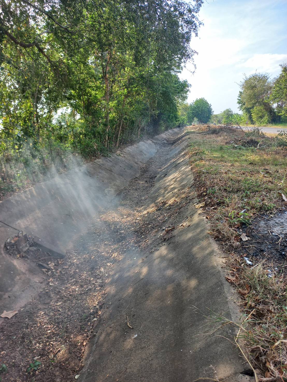 ข่าวประชาสัมพันธ์ วันจันทร์ที่ 9 เดือน มีนาคม พ.ศ. 2569 เทศบาลตำบลปราสาท อำเภอบ้านด่าน จังหวัดบุรีรัมย์ ทีมงาน กองช่าง ,ป้องกันและบรรเทาสาธารณภัย ระหว่างวันที่ 23 - 27 กุมภาพันธ์ พ.ศ. 2569 - เติมสารส้มและคลอรีนน้ำประปา - เผาขยะ - ซ่อมแซมคลองส่งน้ำชำรุด - ทำความสะอาดสะพาน เพื่อทำการทาสีสะพานใหม่ - แก้ไขมิเตอร์น้ำประปา หมู่1